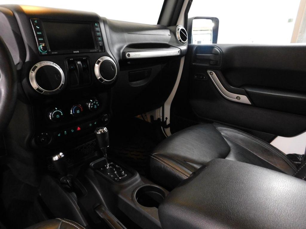 Jeep Wrangler Sahara 4WD 2016