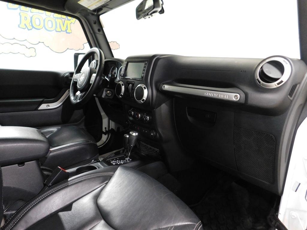 Jeep Wrangler Sahara 4WD 2016