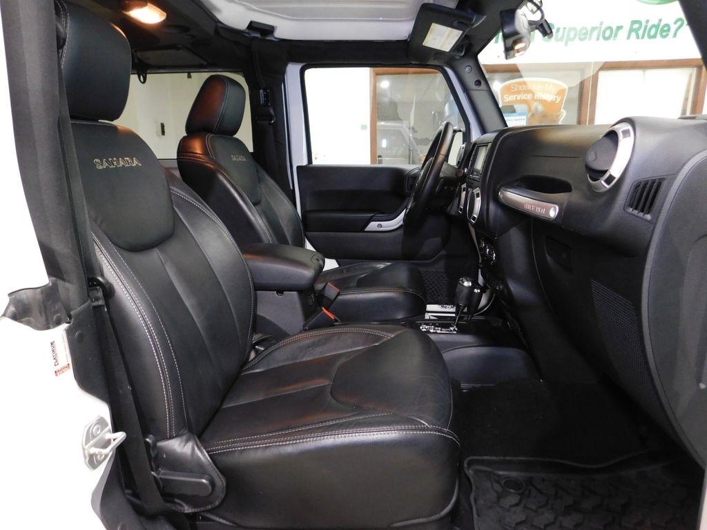 Jeep Wrangler Sahara 4WD 2016