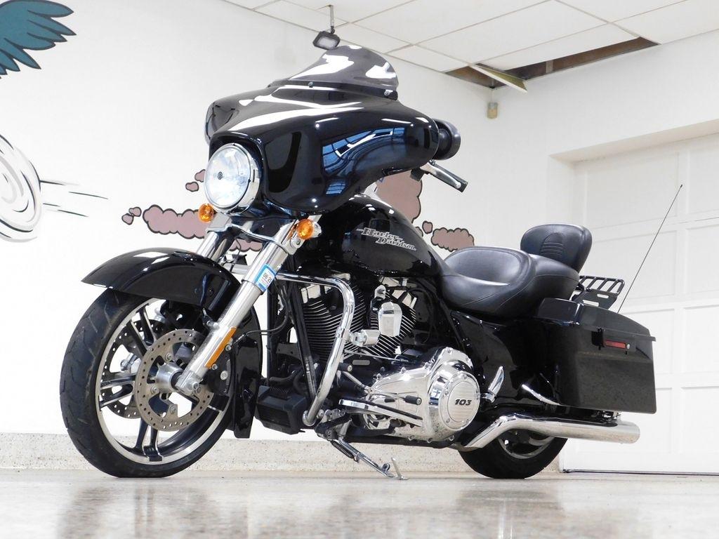 Harley-Davidson FLHX103  2011