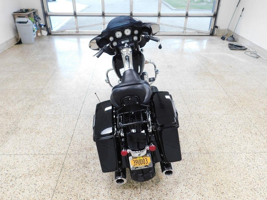 Harley-Davidson FLHX103  2011