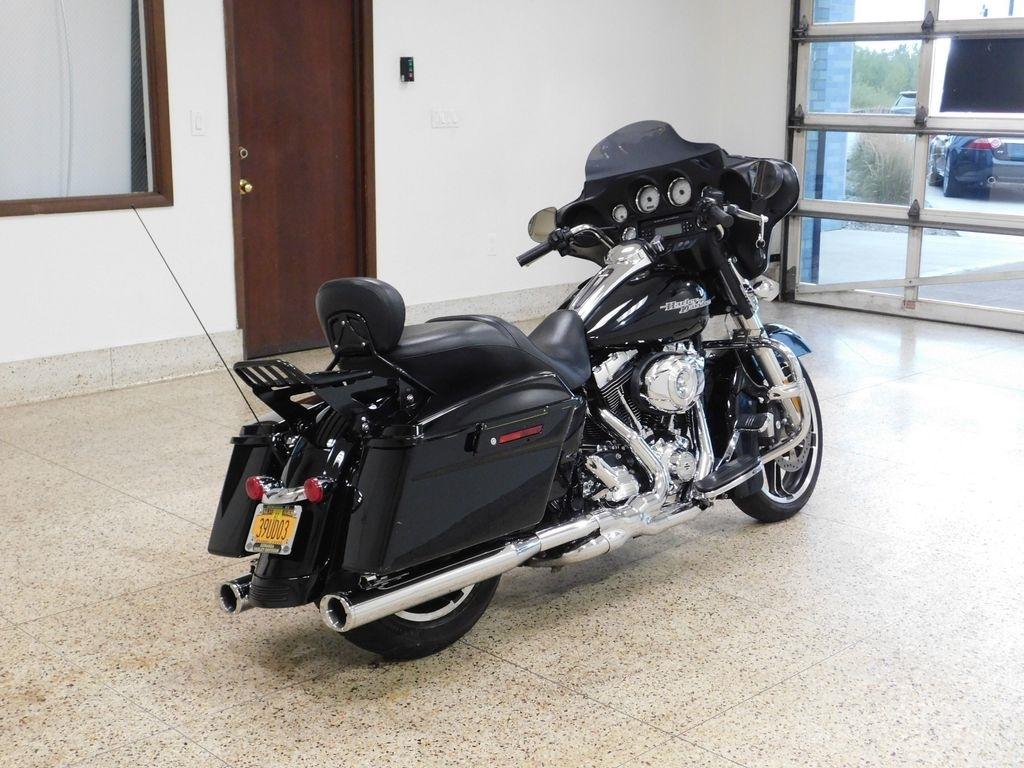 Harley-Davidson FLHX103  2011