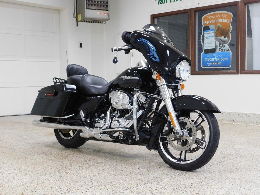Harley-Davidson FLHX103  2011