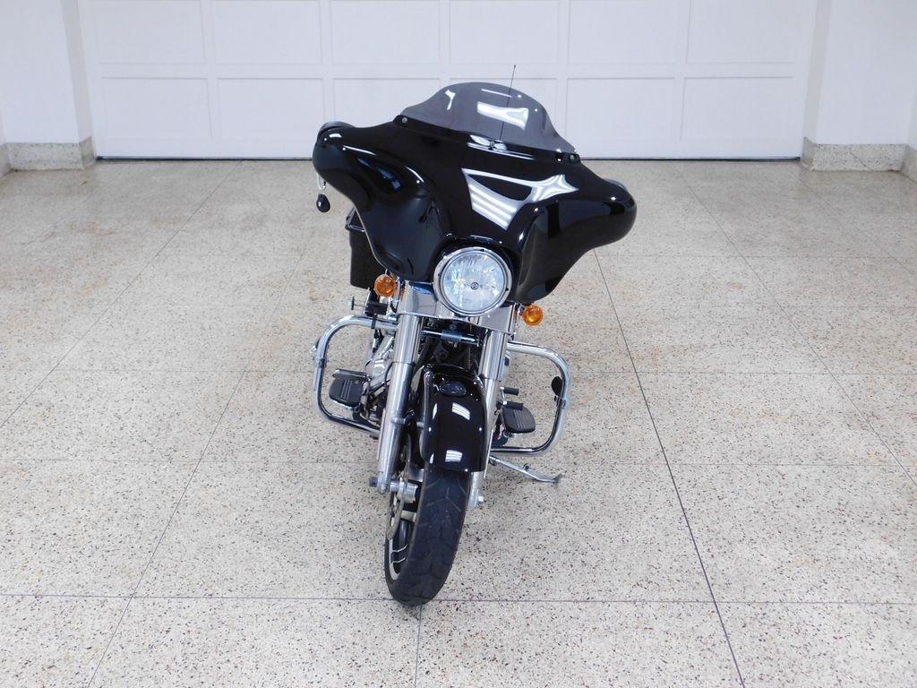 Harley-Davidson FLHX103  2011