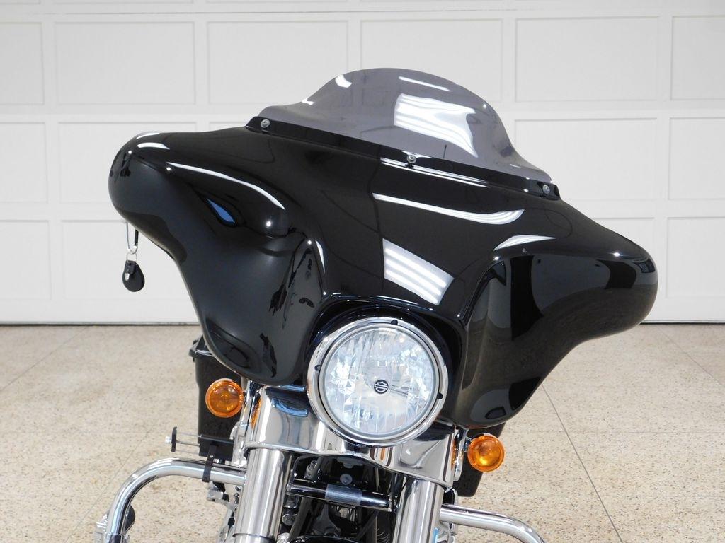 Harley-Davidson FLHX103  2011