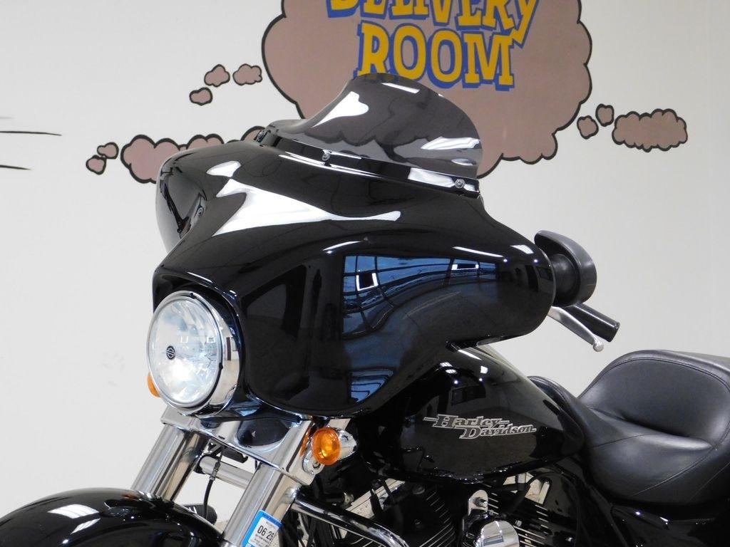 Harley-Davidson FLHX103  2011