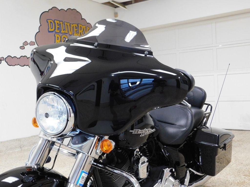 Harley-Davidson FLHX103  2011