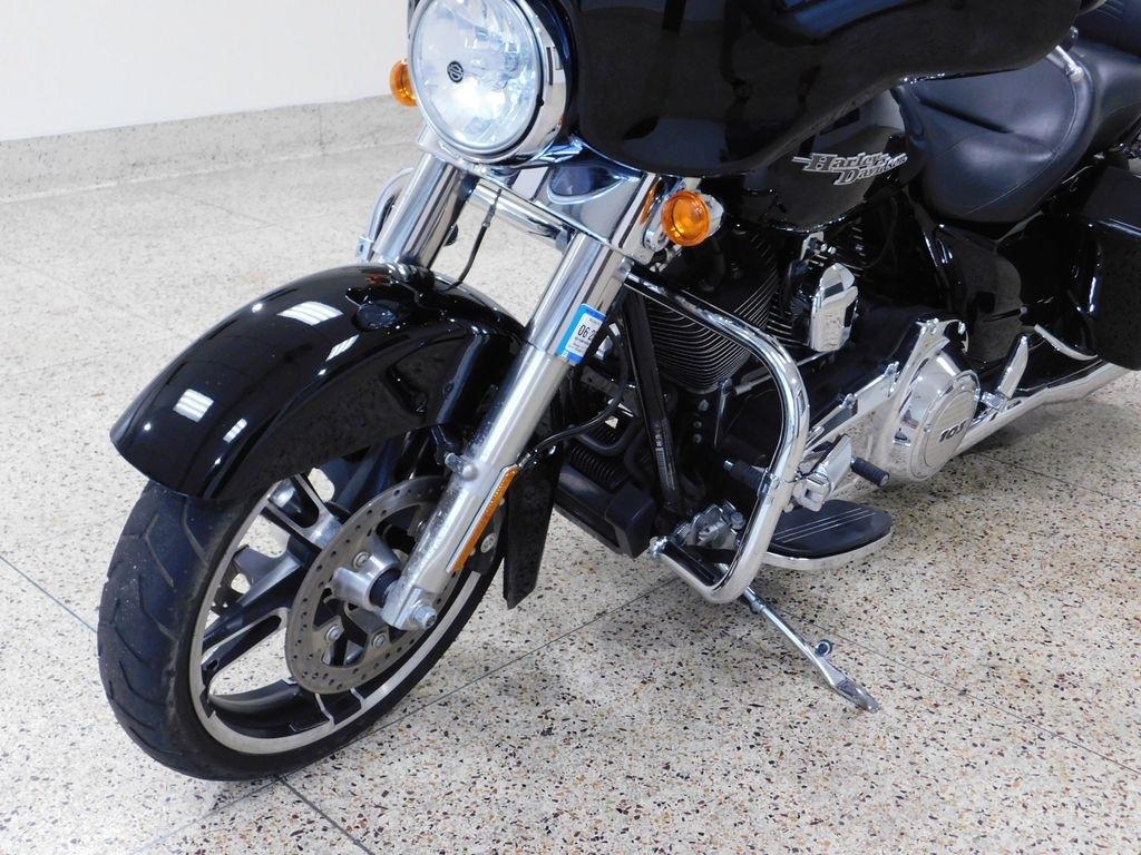 Harley-Davidson FLHX103  2011