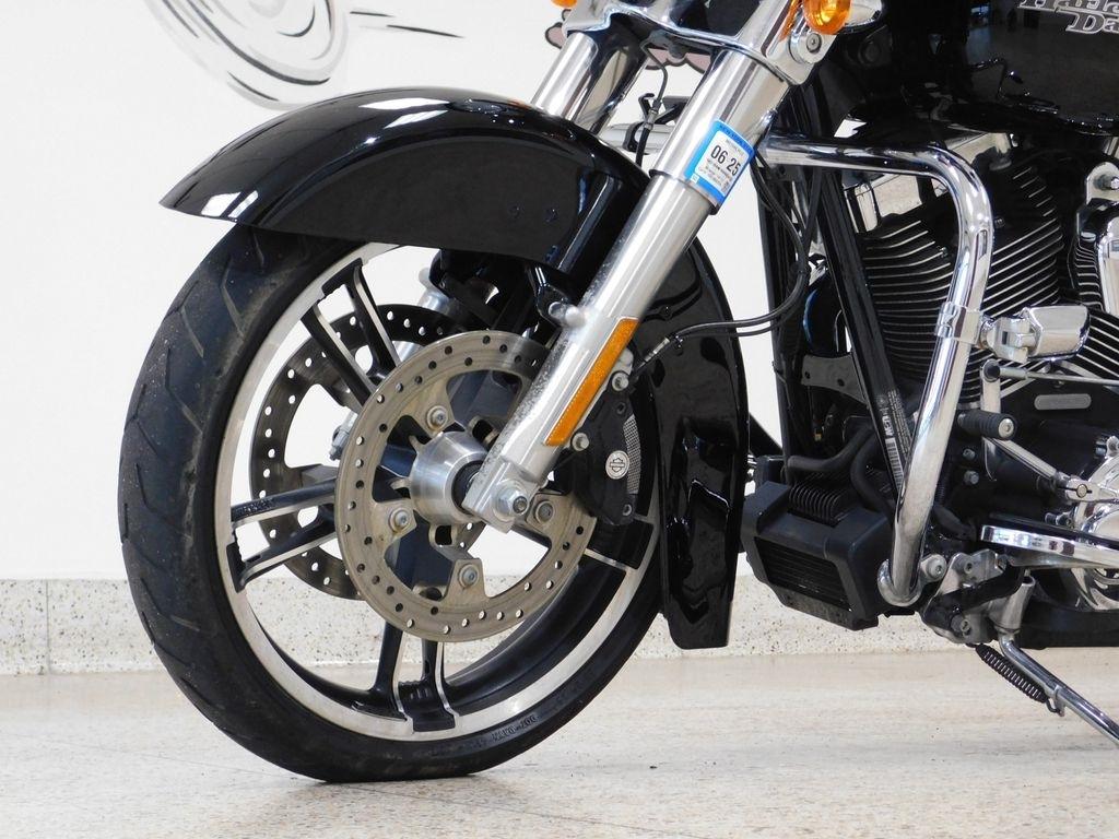 Harley-Davidson FLHX103  2011