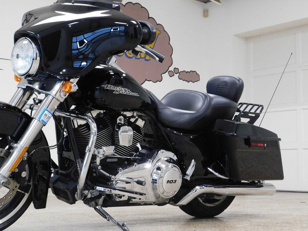 Harley-Davidson FLHX103  2011