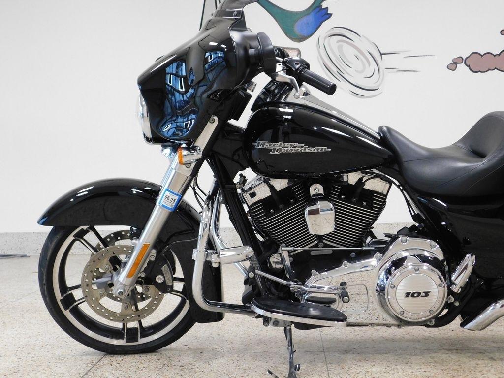 Harley-Davidson FLHX103  2011
