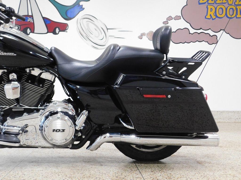 Harley-Davidson FLHX103  2011