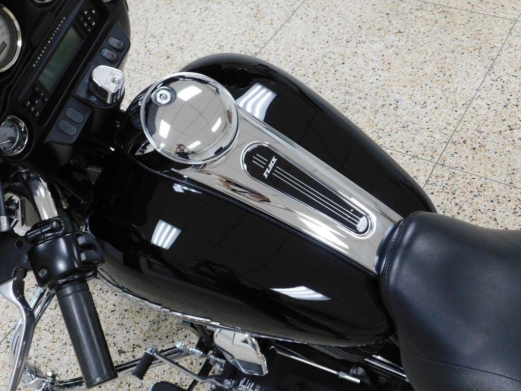 Harley-Davidson FLHX103  2011