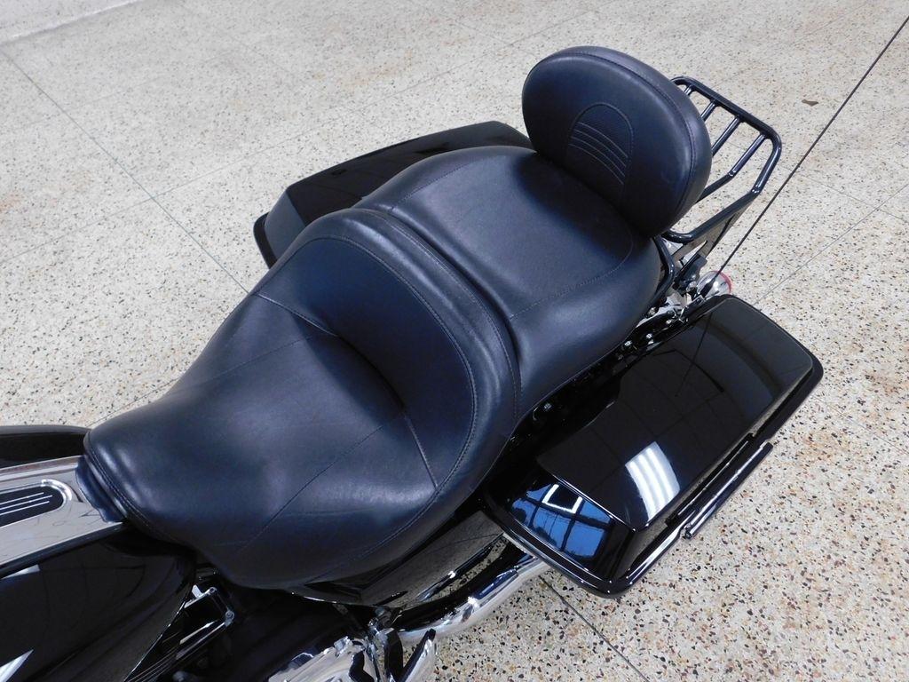 Harley-Davidson FLHX103  2011
