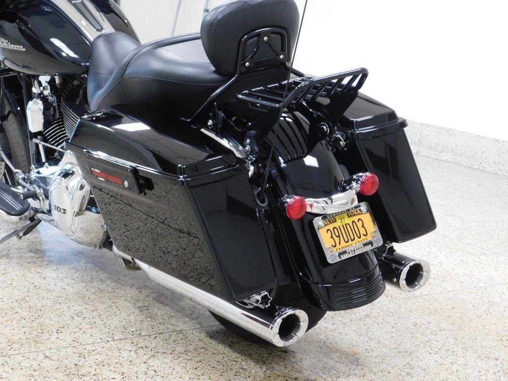 Harley-Davidson FLHX103  2011