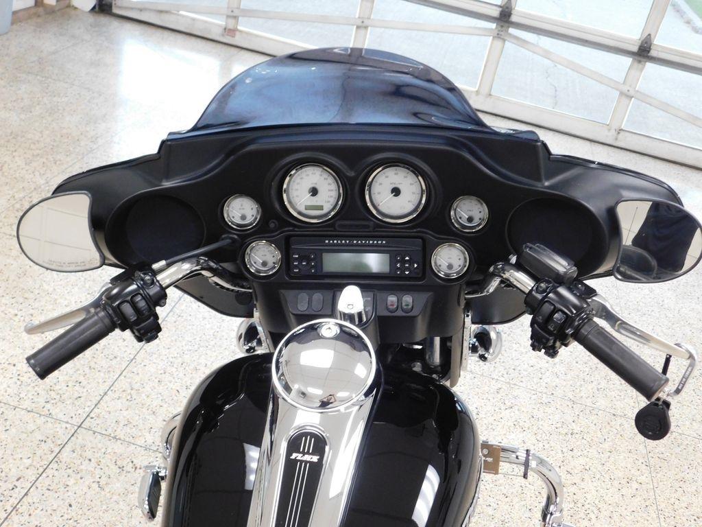 Harley-Davidson FLHX103  2011