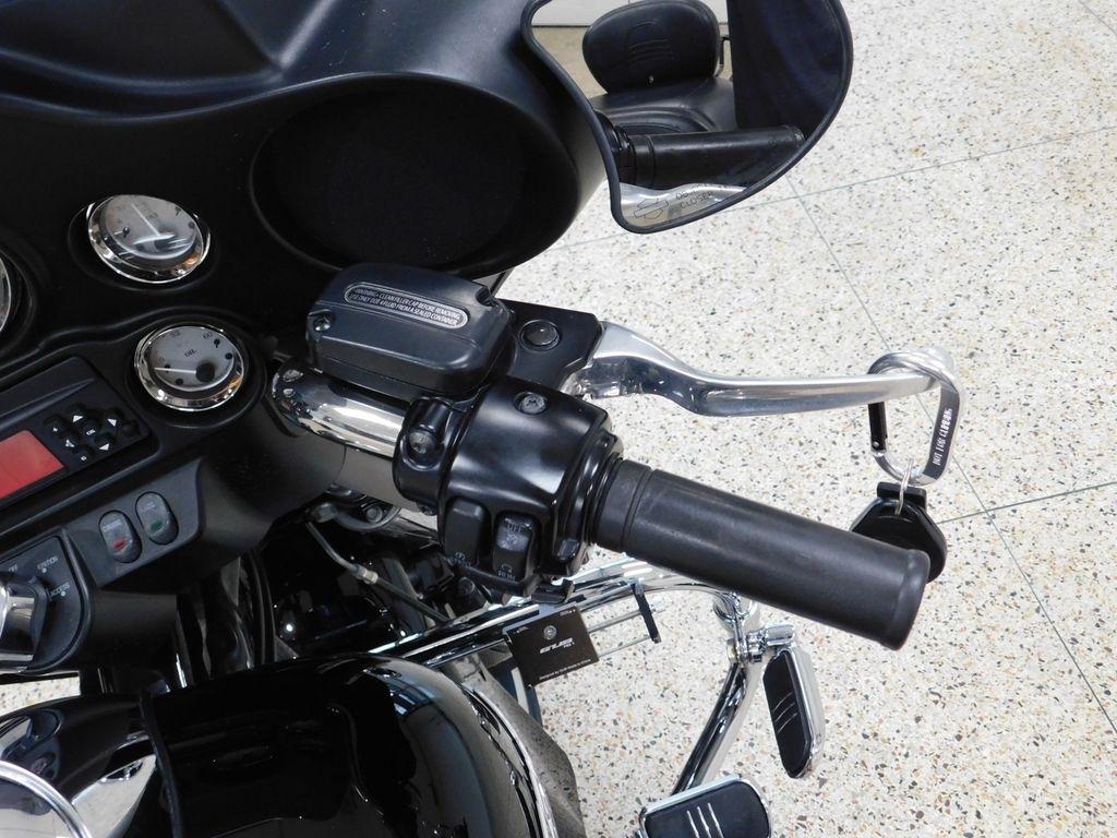 Harley-Davidson FLHX103  2011
