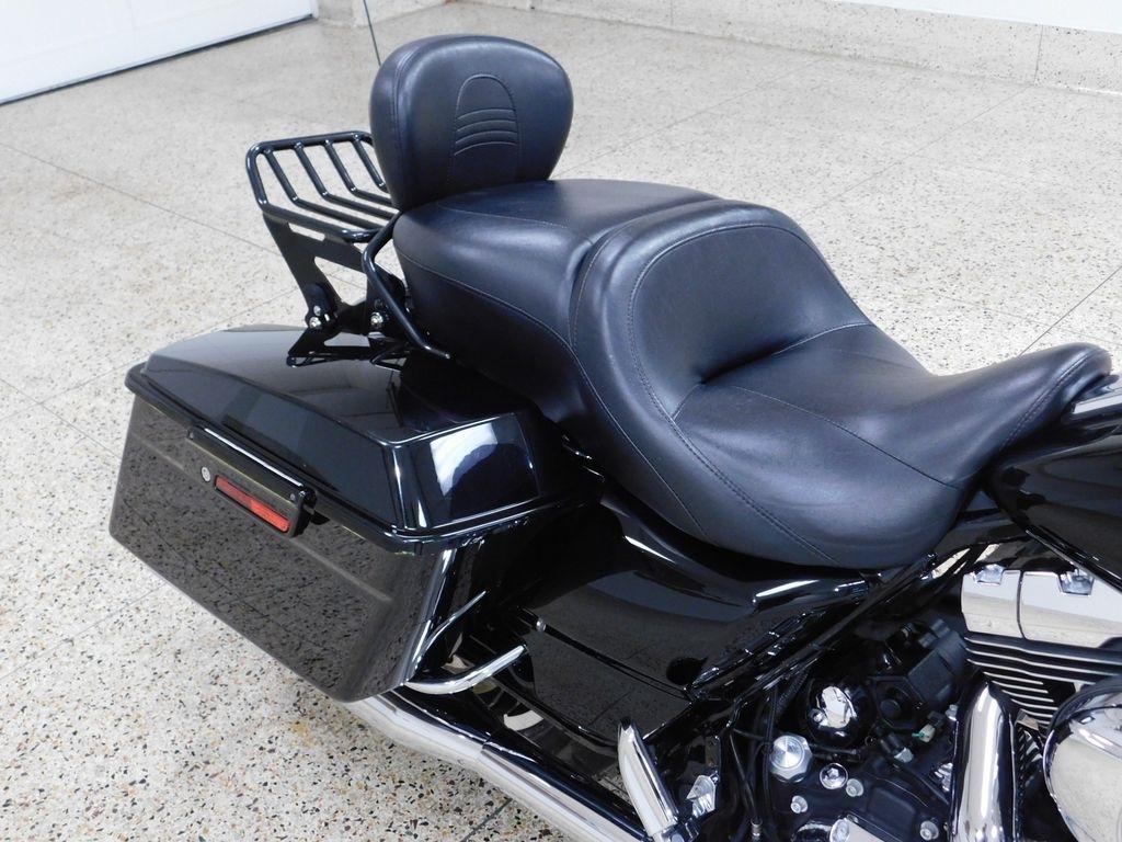 Harley-Davidson FLHX103  2011