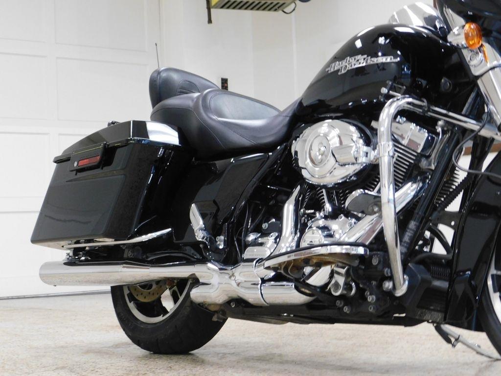 Harley-Davidson FLHX103  2011