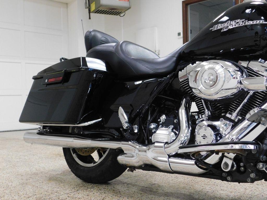 Harley-Davidson FLHX103  2011