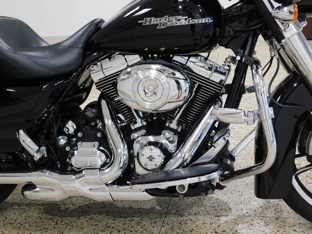 Harley-Davidson FLHX103  2011