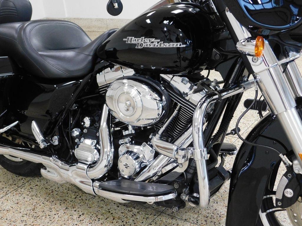 Harley-Davidson FLHX103  2011
