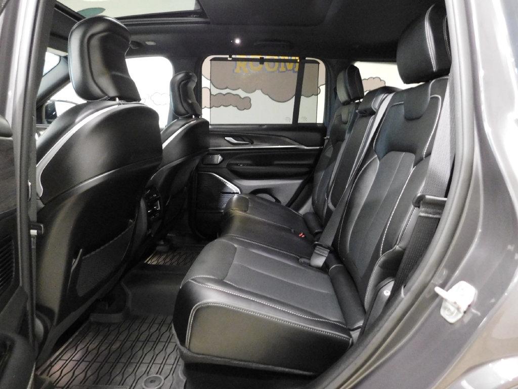 Jeep Grand Cherokee Overland 4WD 2024