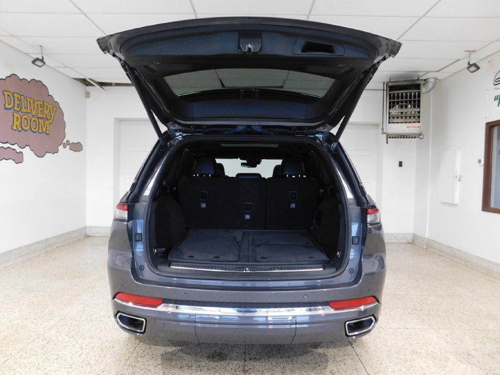 Jeep Grand Cherokee Overland 4WD 2024
