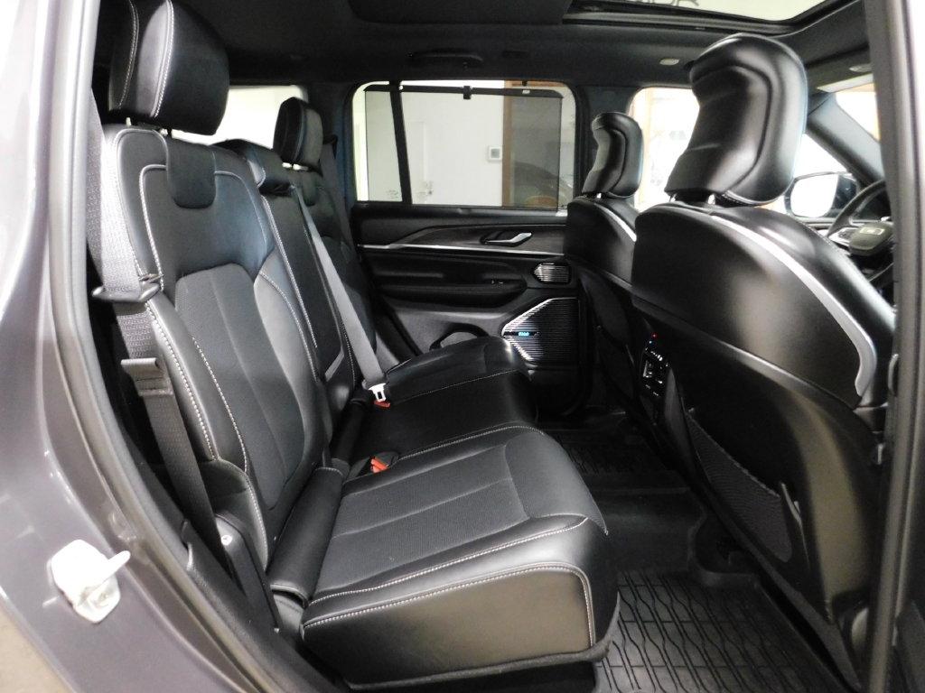Jeep Grand Cherokee Overland 4WD 2024