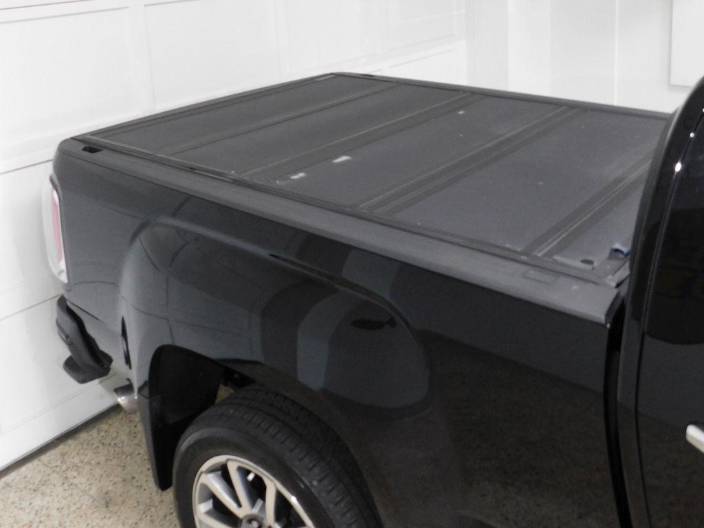 GMC Canyon Denali Crew Cab 4WD Long Box 2019