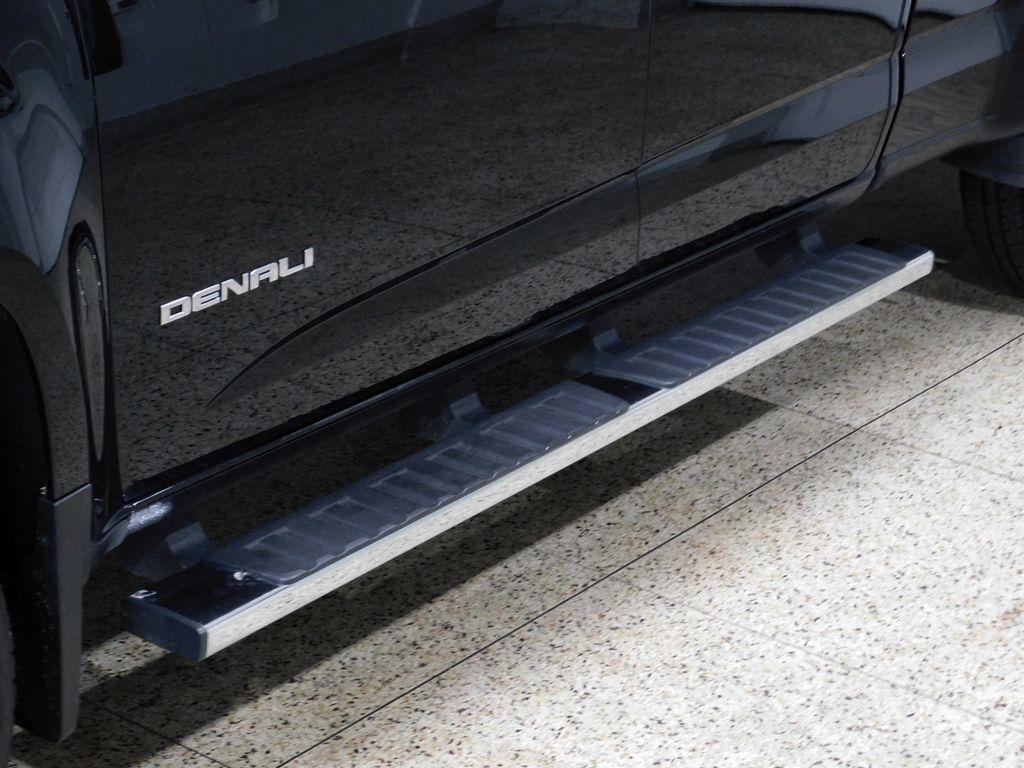 GMC Canyon Denali Crew Cab 4WD Long Box 2019