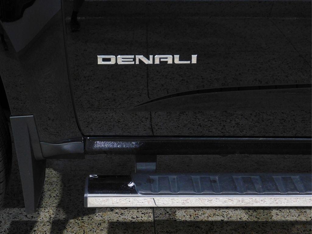 GMC Canyon Denali Crew Cab 4WD Long Box 2019