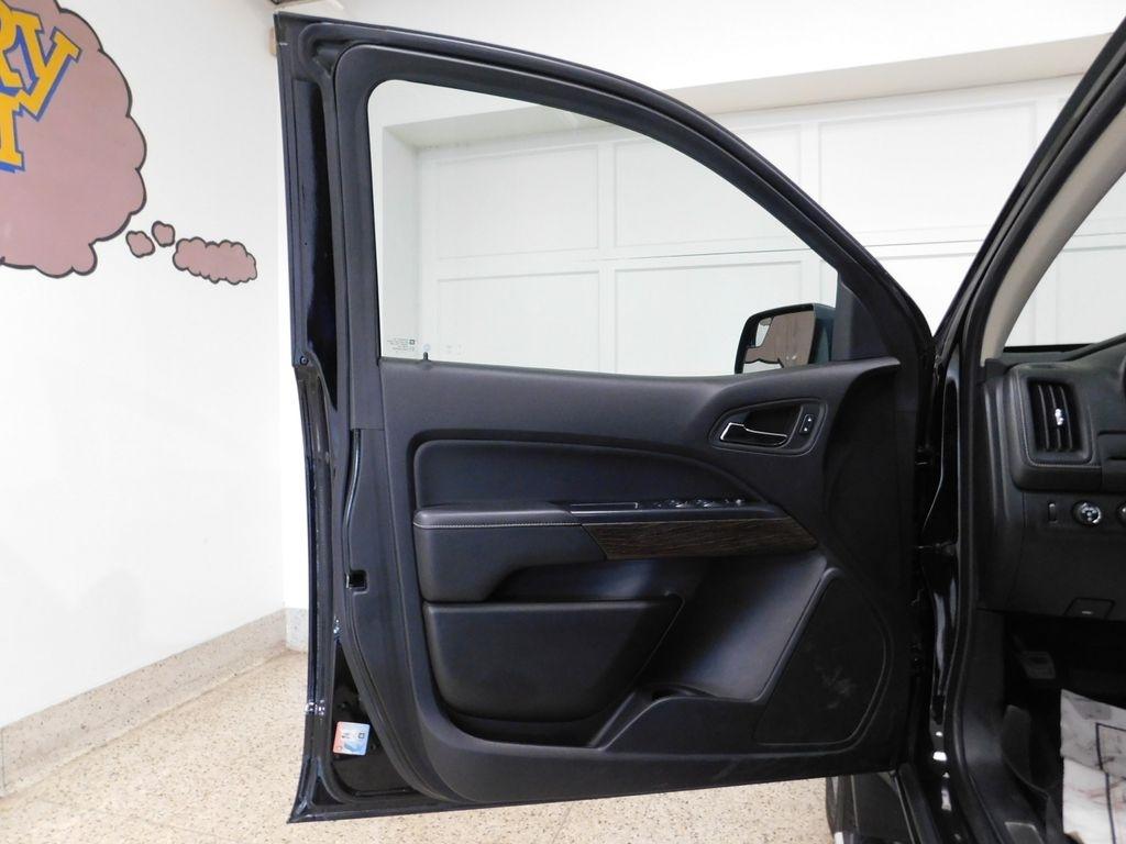 GMC Canyon Denali Crew Cab 4WD Long Box 2019