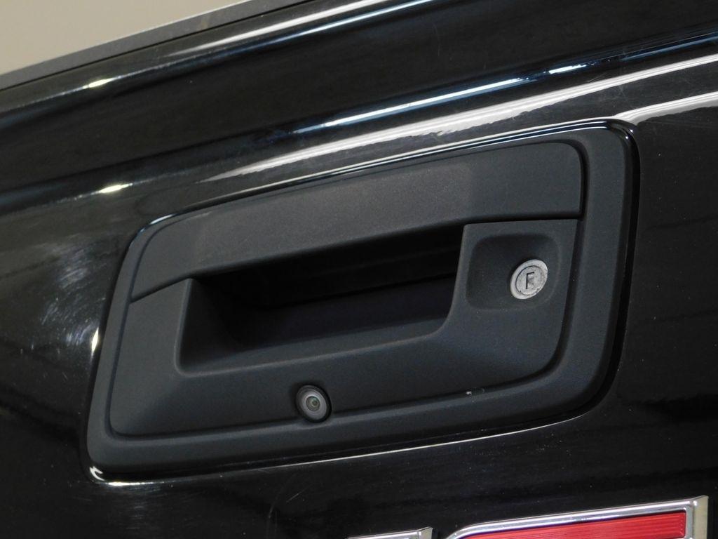 GMC Canyon Denali Crew Cab 4WD Long Box 2019