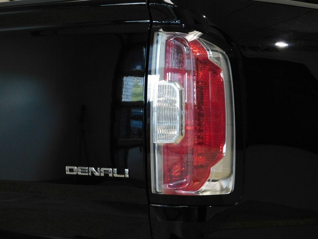 GMC Canyon Denali Crew Cab 4WD Long Box 2019
