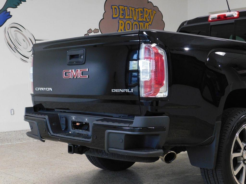 GMC Canyon Denali Crew Cab 4WD Long Box 2019