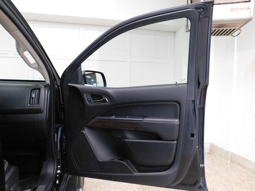 GMC Canyon Denali Crew Cab 4WD Long Box 2019