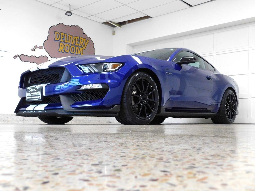 Ford Shelby GT350 Base 2016