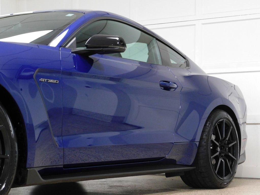Ford Shelby GT350 Base 2016