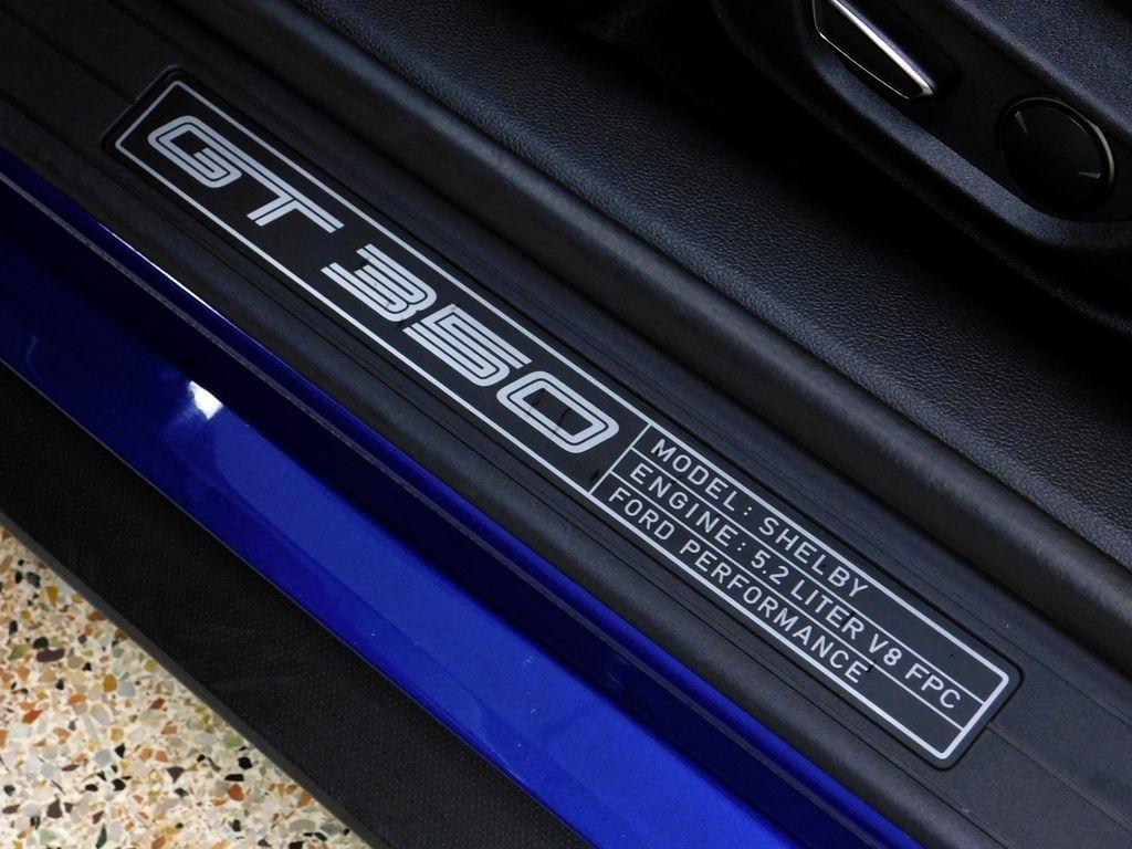 Ford Shelby GT350 Base 2016