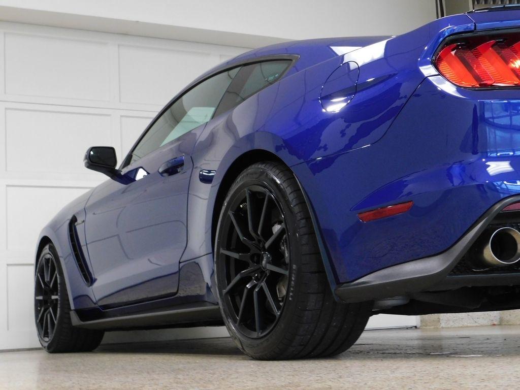 Ford Shelby GT350 Base 2016