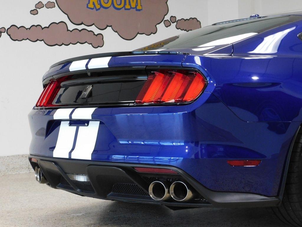 Ford Shelby GT350 Base 2016