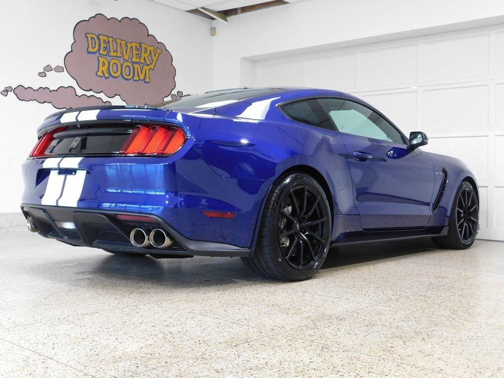 Ford Shelby GT350 Base 2016
