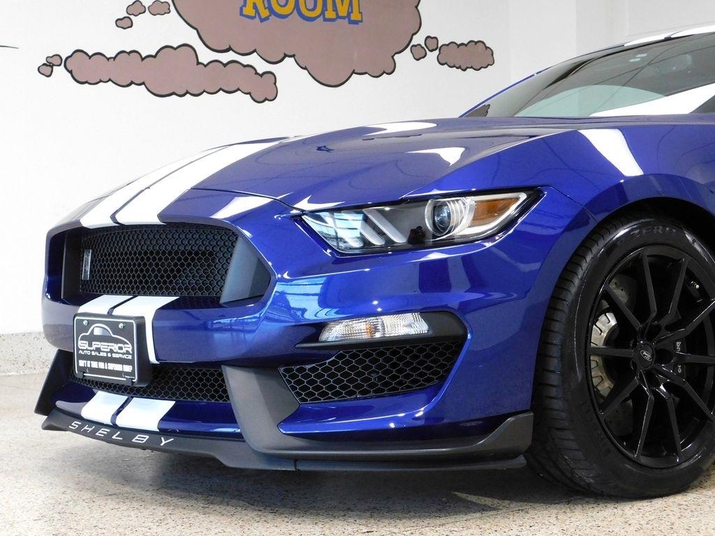 Ford Shelby GT350 Base 2016