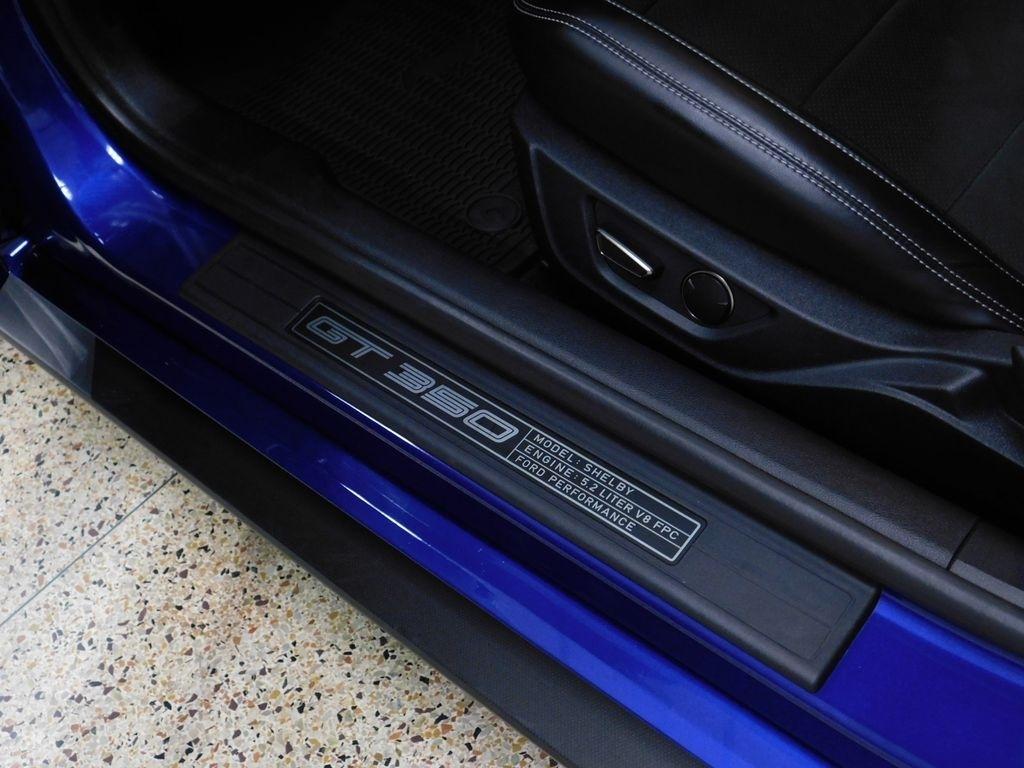 Ford Shelby GT350 Base 2016