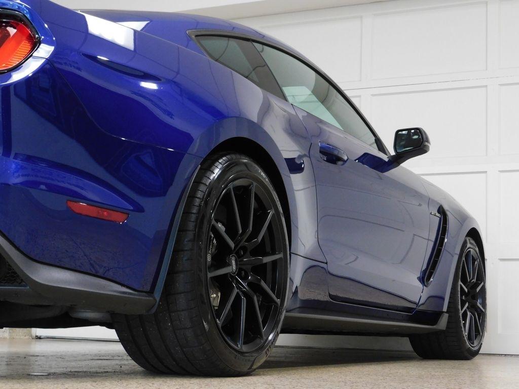 Ford Shelby GT350 Base 2016