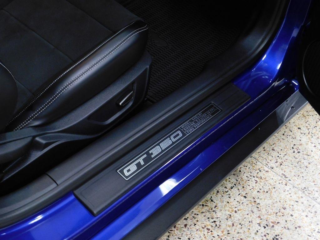 Ford Shelby GT350 Base 2016