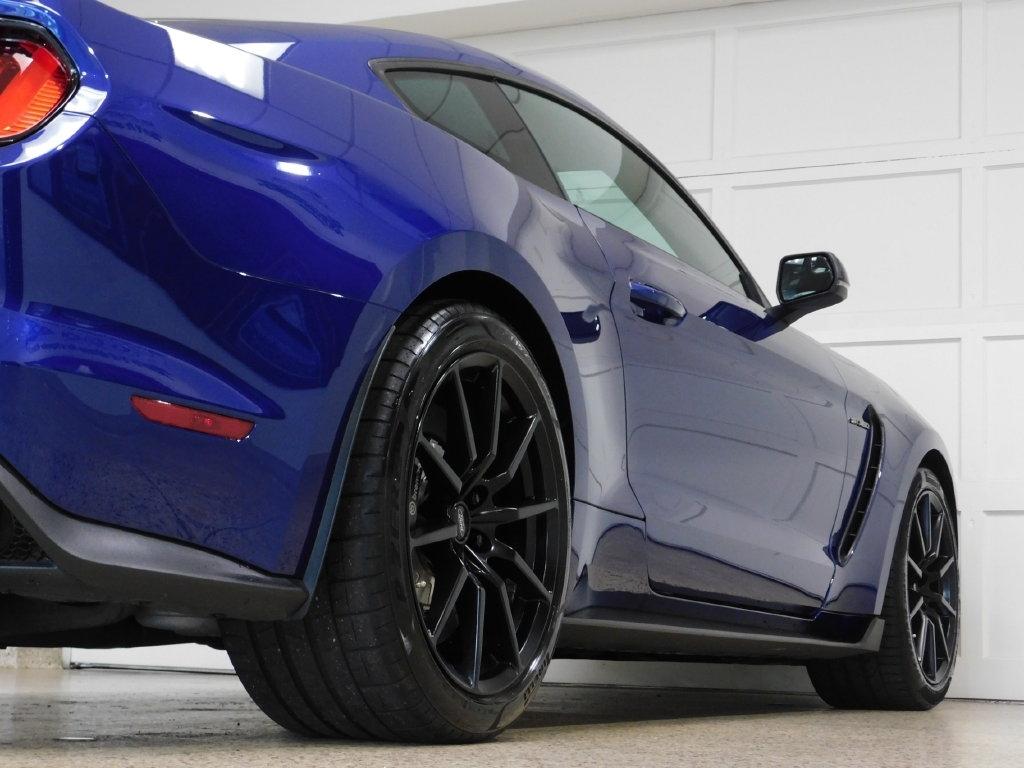 Ford Shelby GT350 Base 2016