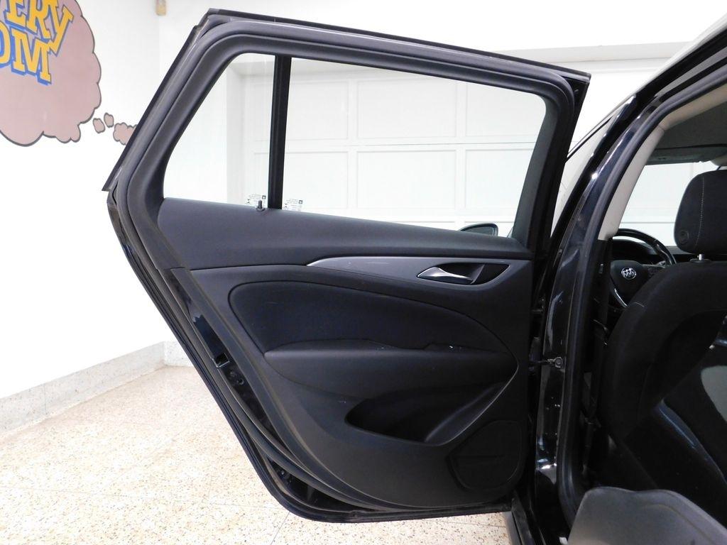Buick Regal TourX Preferred 2018
