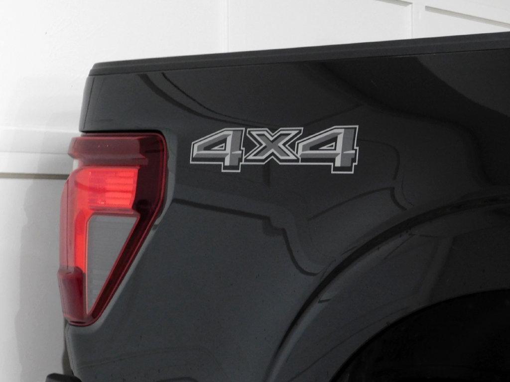 Ford F-150 XLT SuperCrew 4WD 2024